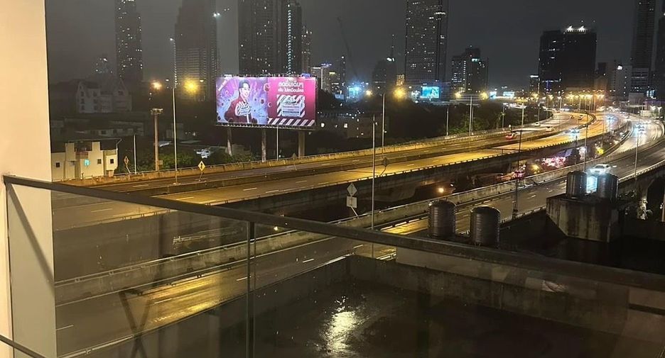Condo en venta y en alquiler de 1 habitaciones en Sathon, Bangkok