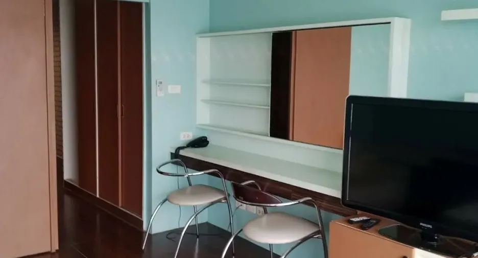 For rent 1 bed condo in Watthana, Bangkok