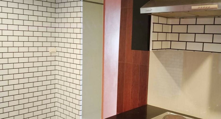 For rent 1 bed condo in Watthana, Bangkok