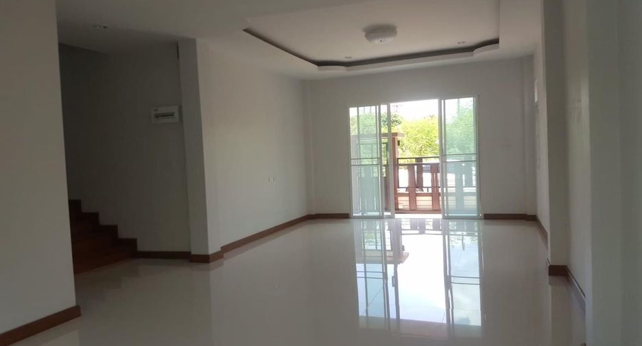 Haus zum Kauf mit 3 Zimmer in Mueang Chiang Mai, Chiang Mai