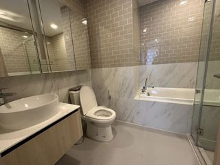 Аренда 3 спальни кондо в Ратчатхещи, Бангкок