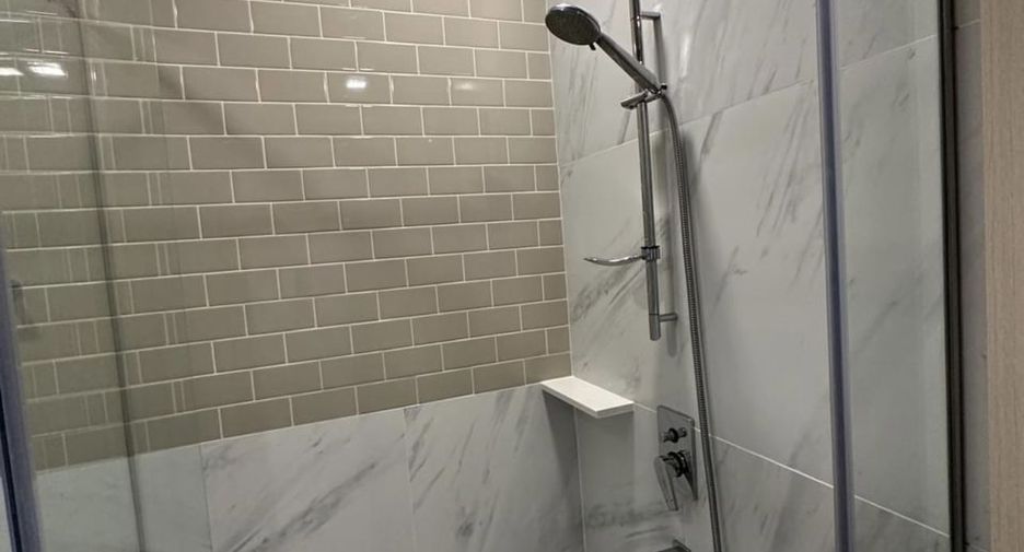 For rent 3 bedrooms condo in Ratchathewi, Bangkok
