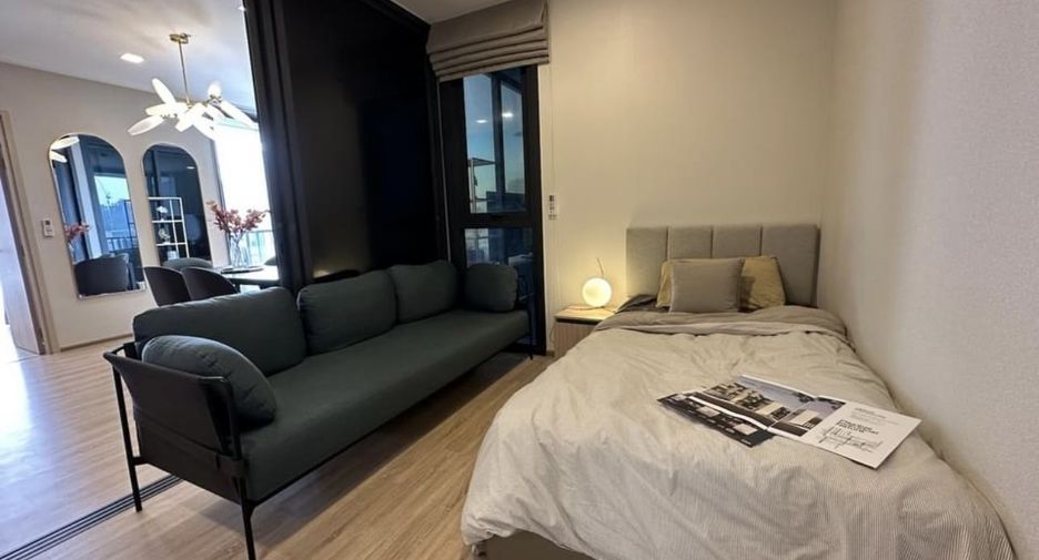 For rent 3 bedrooms condo in Ratchathewi, Bangkok