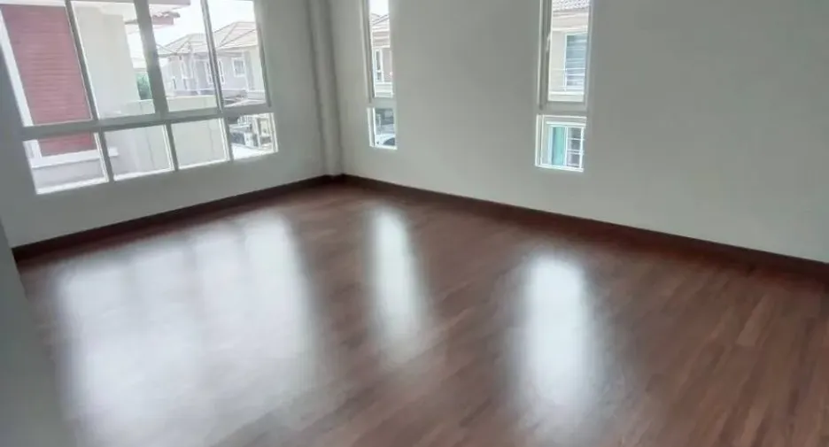 Haus zum Kauf mit 4 Zimmer in San Kamphaeng, Chiang Mai