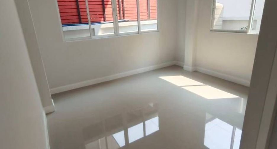 Haus zum Kauf mit 4 Zimmer in San Kamphaeng, Chiang Mai