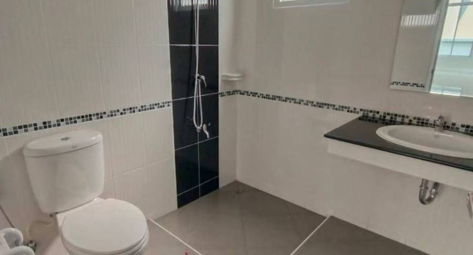 Haus zum Kauf mit 4 Zimmer in San Kamphaeng, Chiang Mai