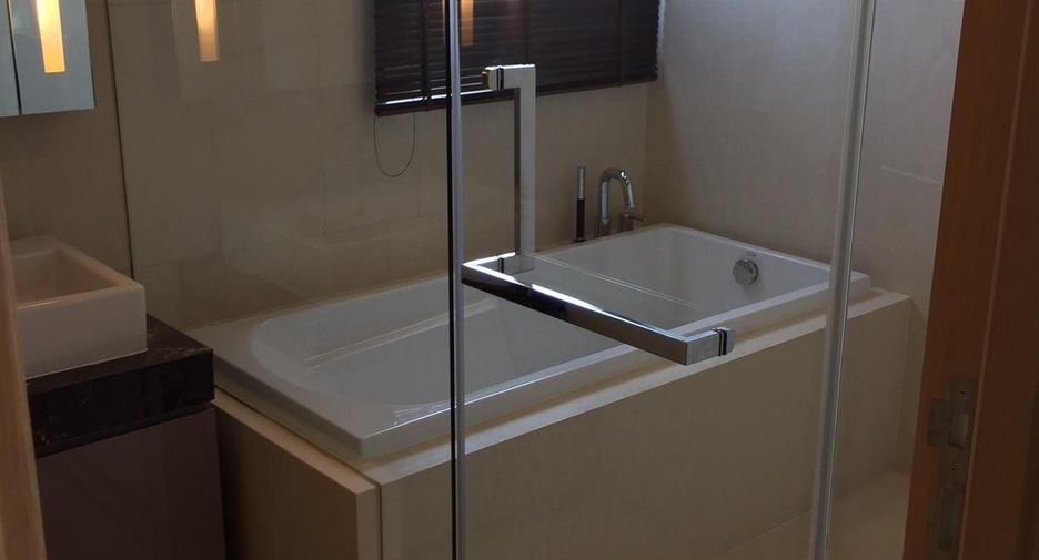 Condo en alquiler de 2 habitaciones en Khlong Toei, Bangkok