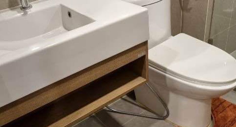 For rent 1 bed condo in Phra Khanong, Bangkok