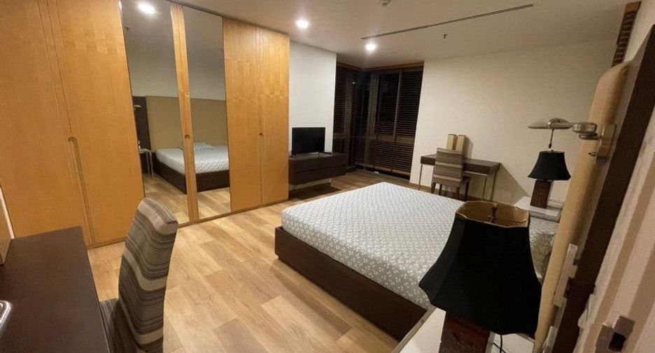 For rent 2 bedrooms condo in Sathon, Bangkok