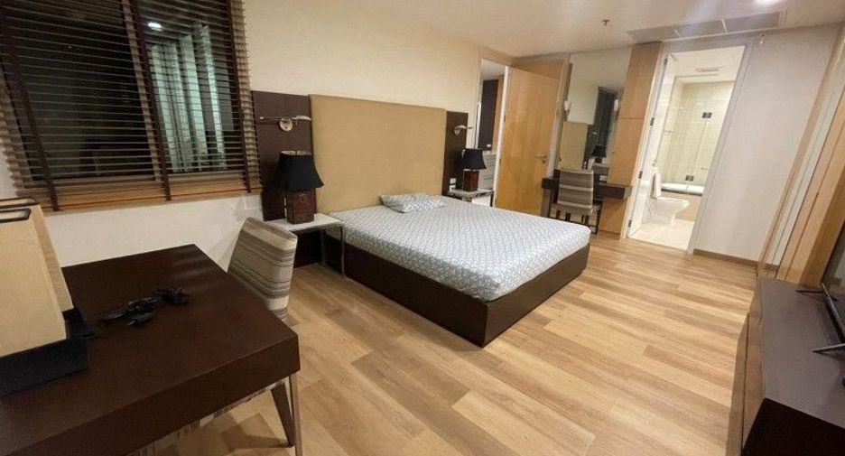 For rent 2 bedrooms condo in Sathon, Bangkok