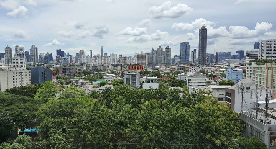 For sale and for rent studio condo in Watthana, Bangkok