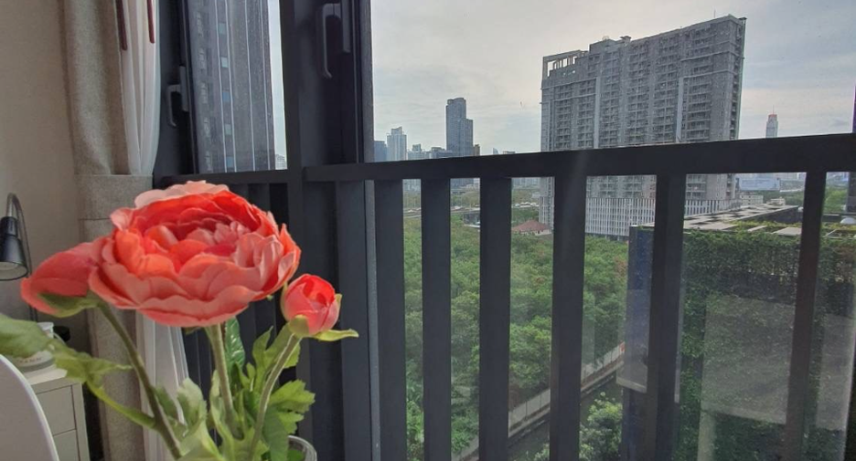 For sale 1 bed condo in Huai Khwang, Bangkok