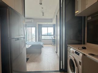 À louer studio condo à Huai Khwang, Bangkok