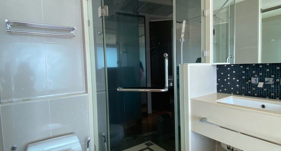 À vendre et à louer 2 chambres condo à Sathon, Bangkok