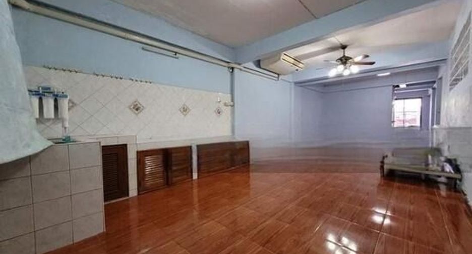 For sale 2 ベッドルーム townhouse in Bang Sao Thong, Samut Prakan