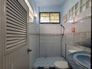 Casa adosada en venta de 2 habitaciones en Bang Sao Thong, Samut Prakan