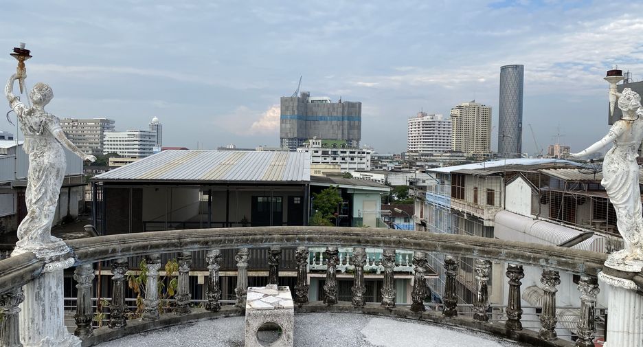 For sale and for rent 4 bedrooms retail Space in Khlong San, Bangkok