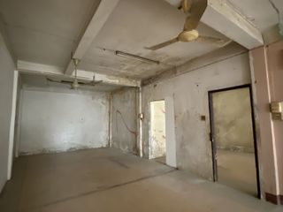 For sale and for rent 4 bedrooms retail Space in Khlong San, Bangkok