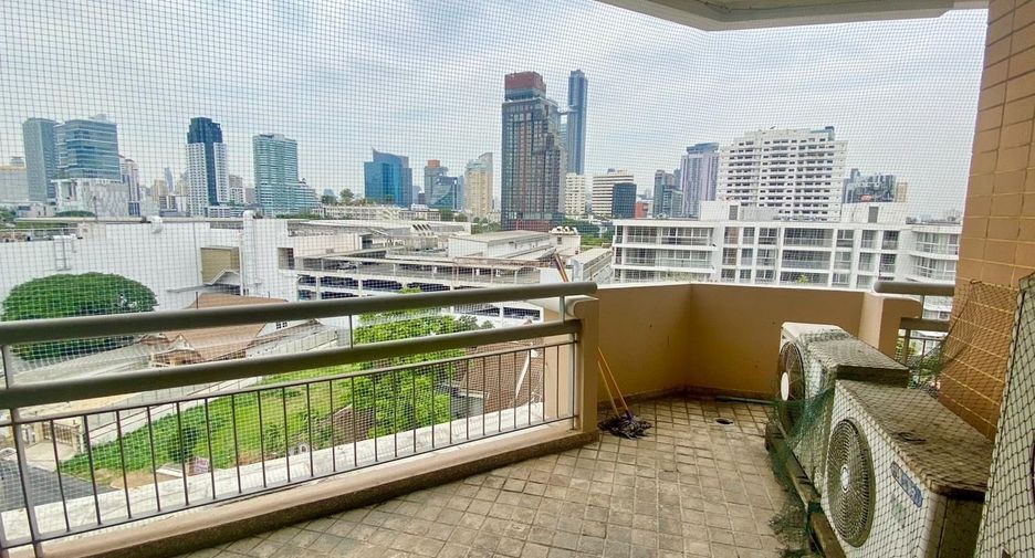 For sale 3 bedrooms condo in Watthana, Bangkok