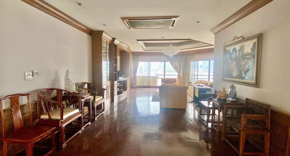 For sale 3 bedrooms condo in Watthana, Bangkok