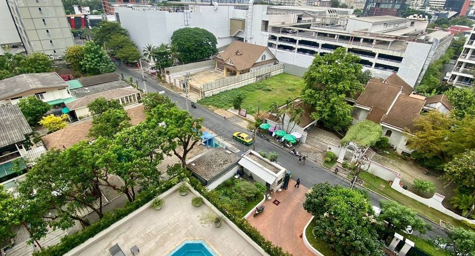 For sale 3 bedrooms condo in Watthana, Bangkok