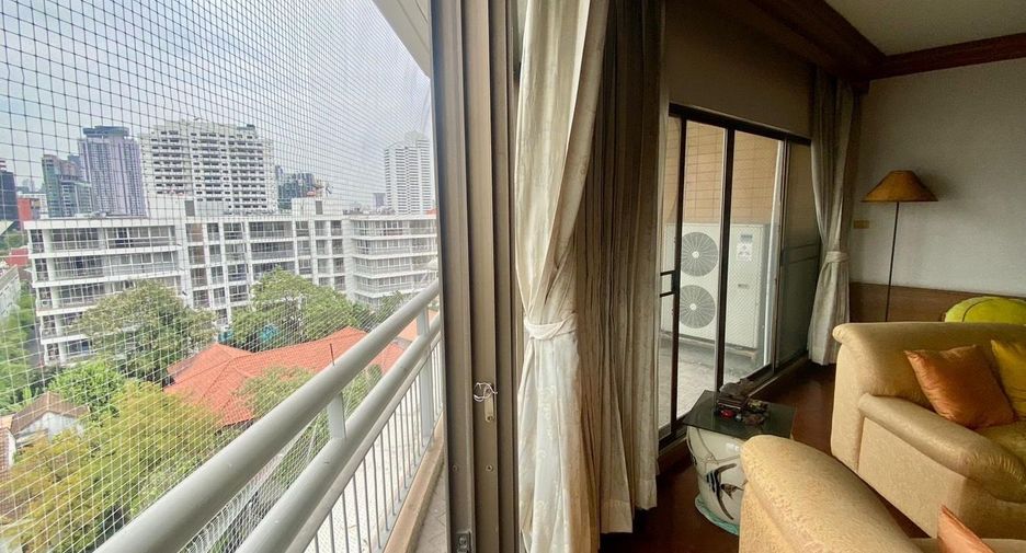 For sale 3 bedrooms condo in Watthana, Bangkok