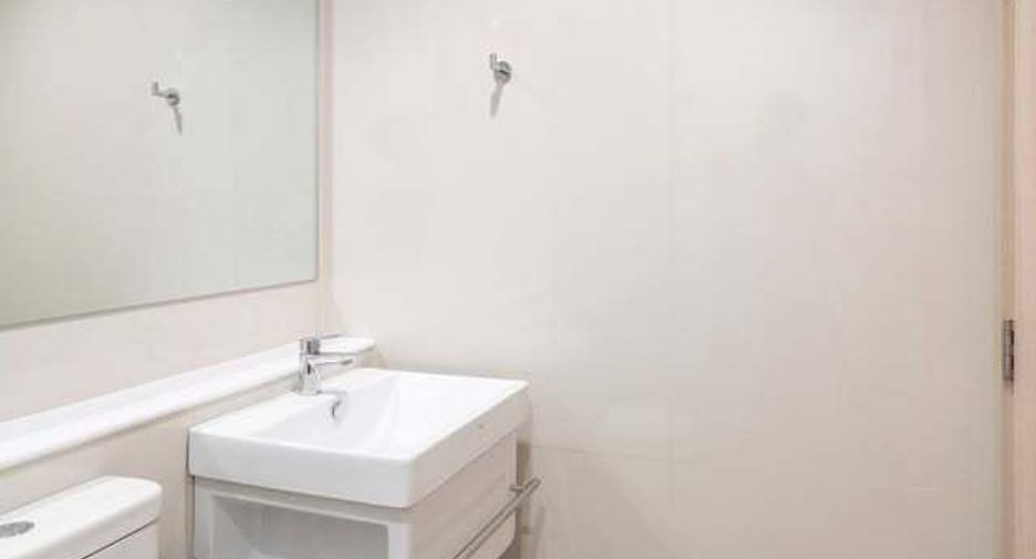 For rent studio condo in Pathum Wan, Bangkok