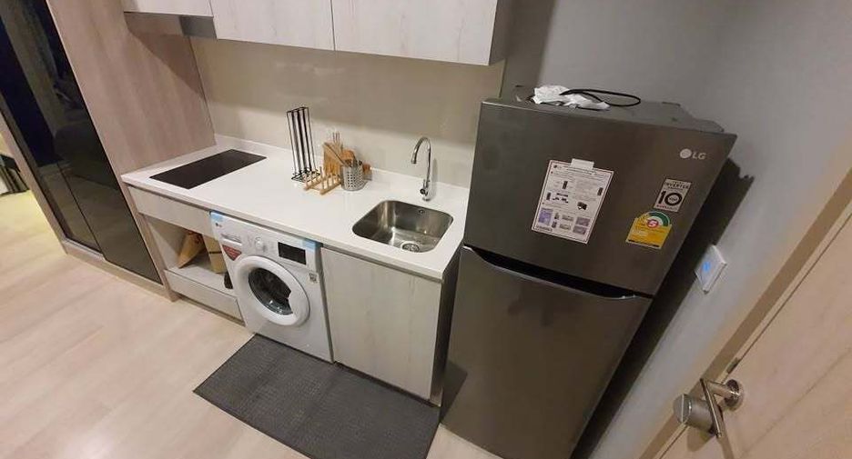 For rent studio condo in Pathum Wan, Bangkok