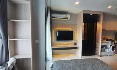 À louer studio condo à Pathum Wan, Bangkok