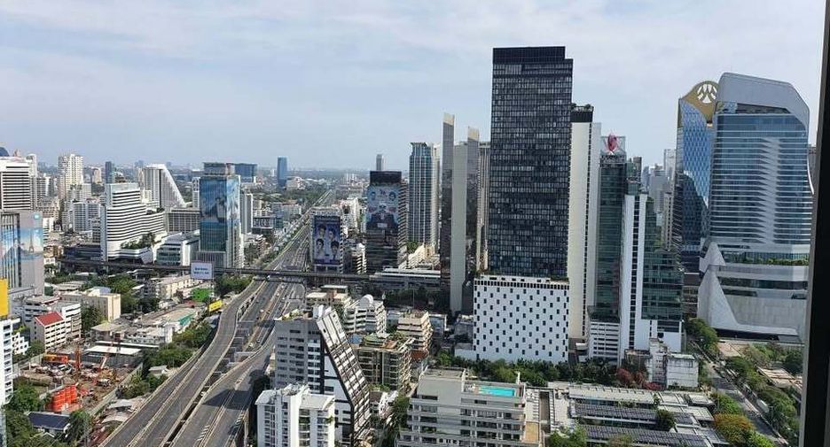 For rent studio condo in Pathum Wan, Bangkok