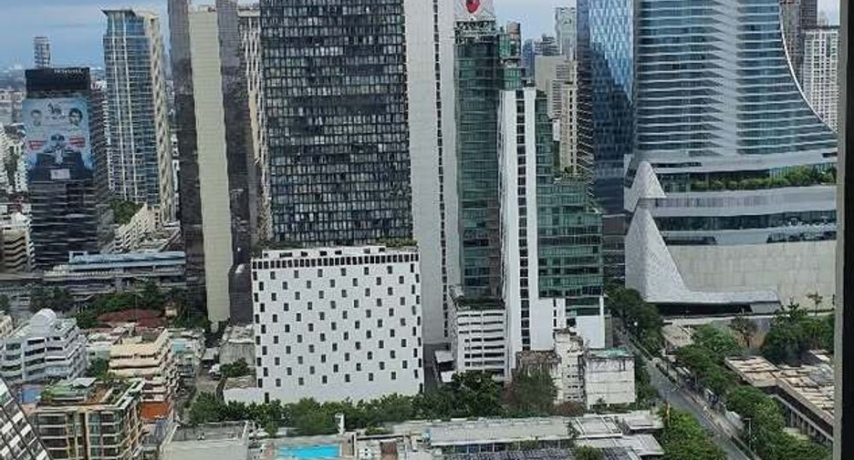 For rent studio condo in Pathum Wan, Bangkok