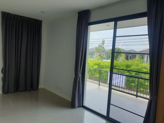 For sale 4 bedrooms house in San Kamphaeng, Chiang Mai