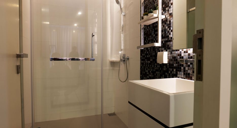 For rent 1 bed condo in Khlong Toei, Bangkok