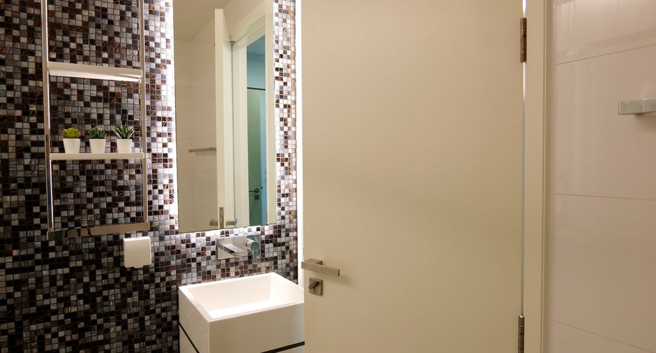 For rent 1 bed condo in Khlong Toei, Bangkok