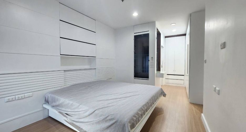 For sale and for rent 2 bedrooms condo in Huai Khwang, Bangkok