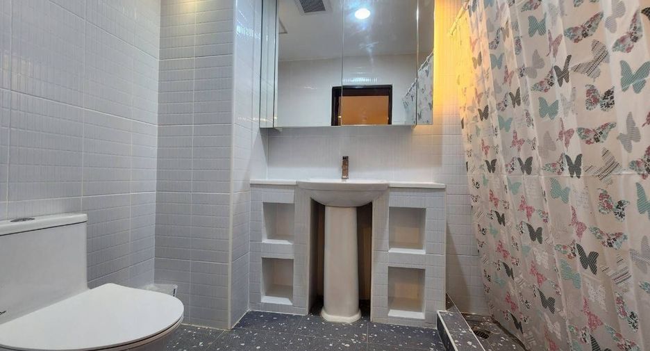 For sale and for rent 2 bedrooms condo in Huai Khwang, Bangkok