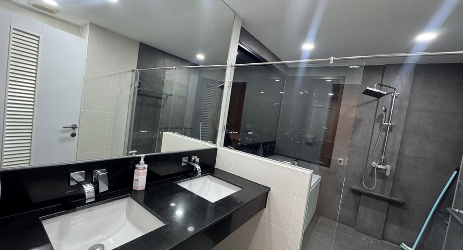 Wohnung zur Miete mit 2 Zimmer in Khlong San, Bangkok