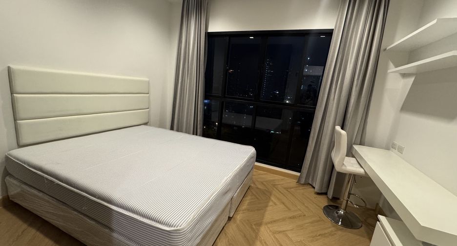 Wohnung zur Miete mit 2 Zimmer in Khlong San, Bangkok