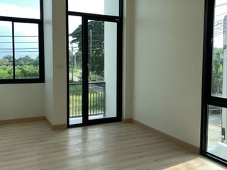 For sale 3 bedrooms house in Mueang Chiang Mai, Chiang Mai