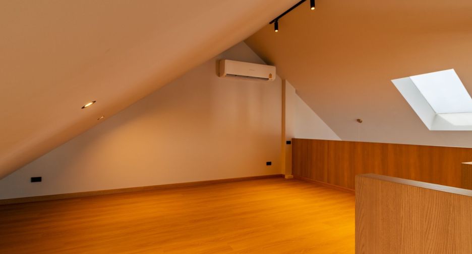 Haus zum Kauf mit 4 Zimmer in Watthana, Bangkok