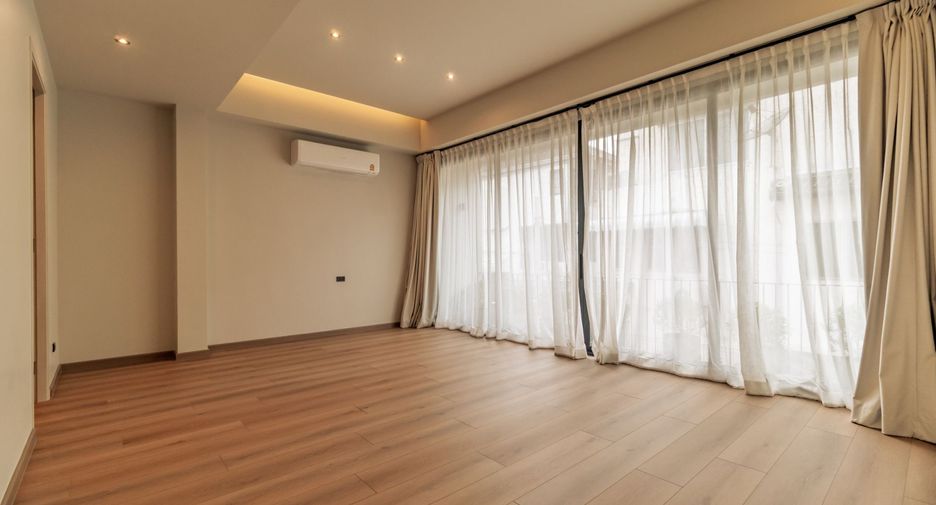 Haus zum Kauf mit 4 Zimmer in Watthana, Bangkok