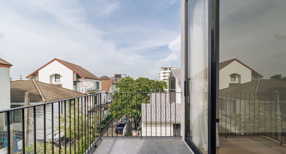 Haus zum Kauf mit 4 Zimmer in Watthana, Bangkok