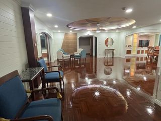 For sale 3 bedrooms condo in Khlong Toei, Bangkok