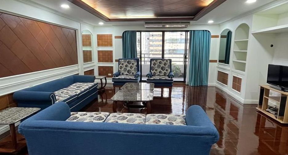 For sale 3 bedrooms condo in Khlong Toei, Bangkok