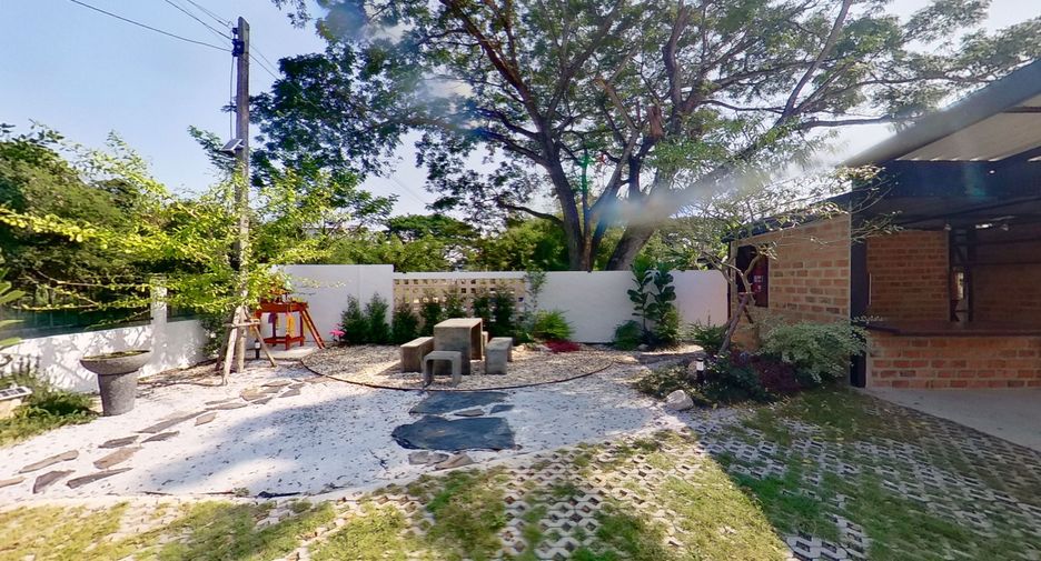 For sale 3 bedrooms house in San Kamphaeng, Chiang Mai