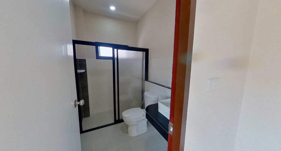 For sale 3 bedrooms house in San Kamphaeng, Chiang Mai