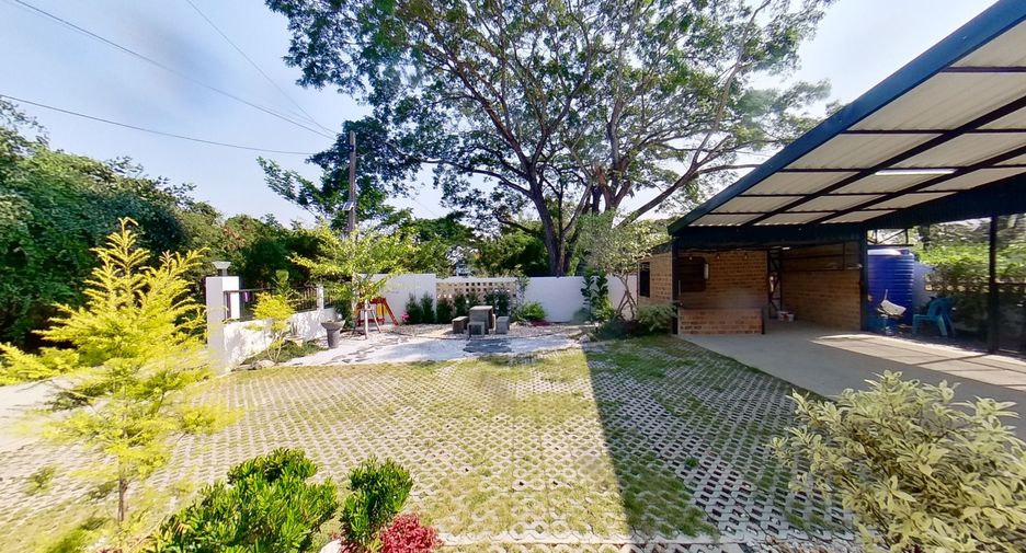 For sale 3 bedrooms house in San Kamphaeng, Chiang Mai