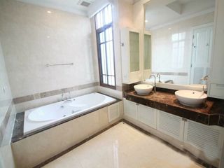À vendre 5 chambres villa à Watthana, Bangkok