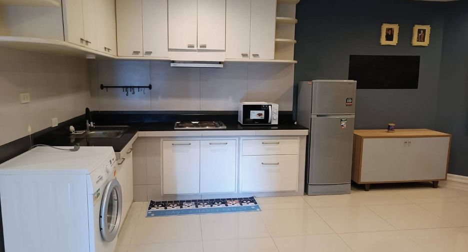 For rent 2 bedrooms condo in Watthana, Bangkok