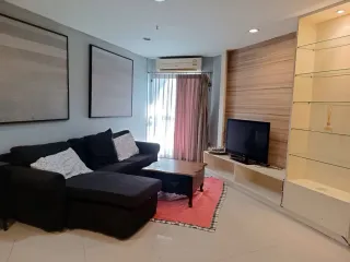 For rent 2 bedrooms condo in Watthana, Bangkok